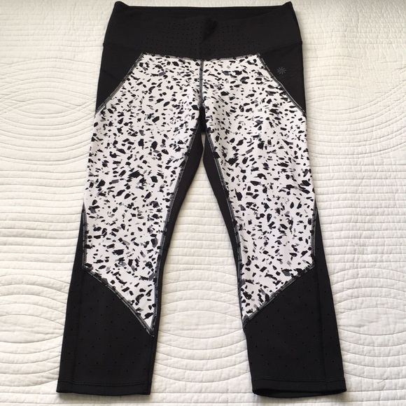 Athleta Trucool Sculptek Stealth Crop Leggings Animal Print M - Picture 2 of 15